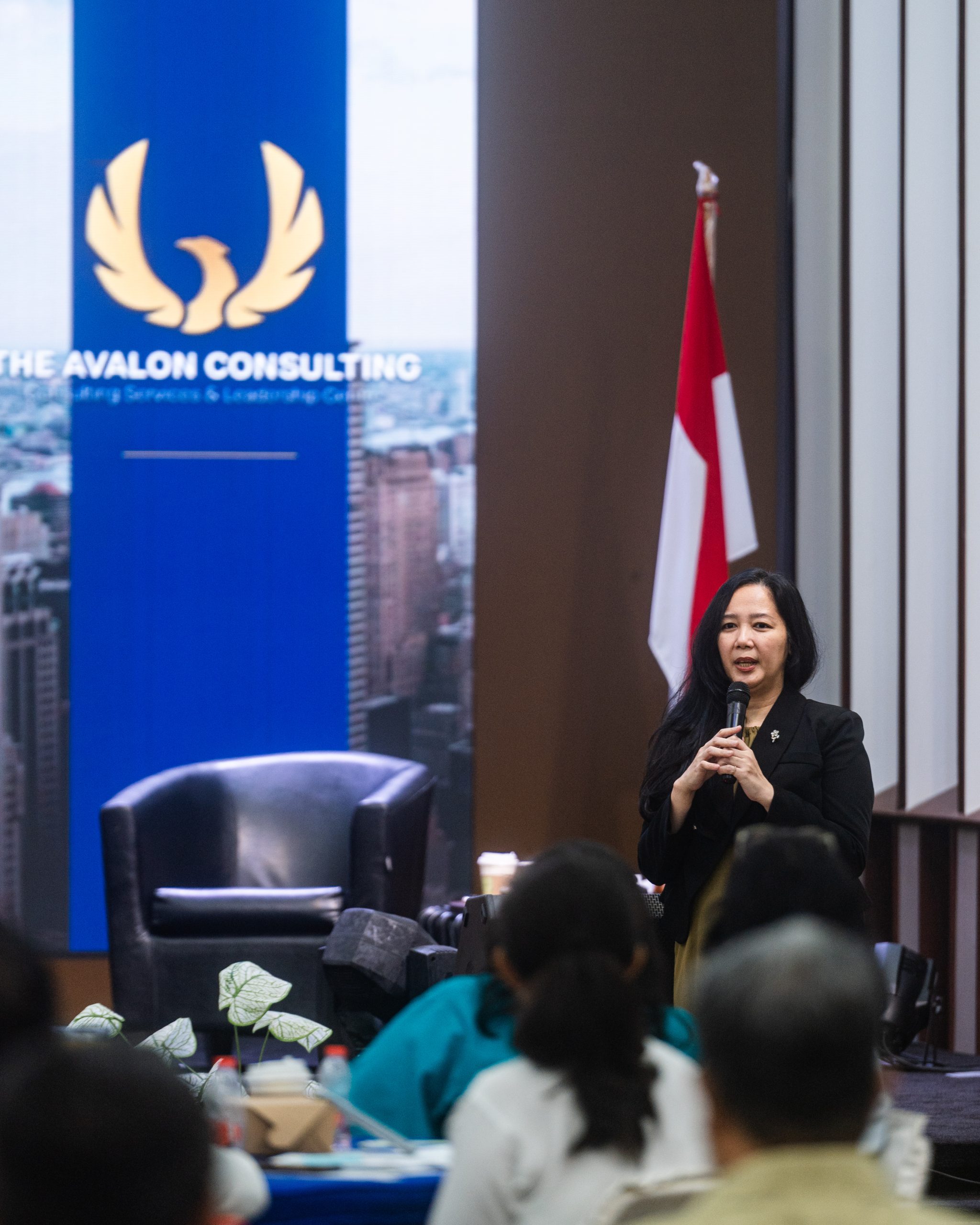 LATIHAN MENJADI PEMIMPIN – VERSI KEPEMIMPINAN BERKESADARAN SIGMA THE AVALON CONSULTING